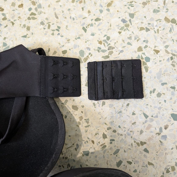 Skims Black Nipple Bra - Picture 4 of 6